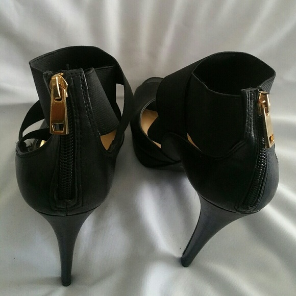 Heels - Picture 4 of 5